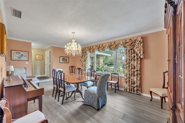 Image No.15-3 Bed House for sale