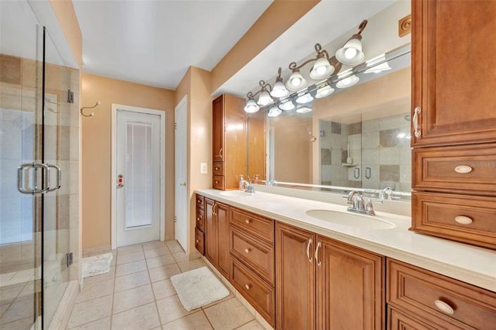 Image No.19-3 Bed House for sale