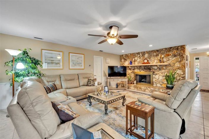 Image No.8-3 Bed House for sale