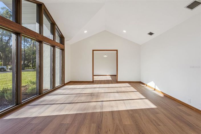 Image No.11-4 Bed House for sale