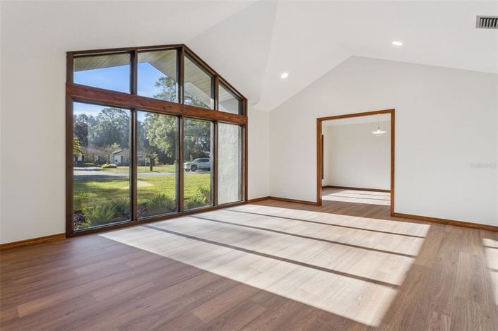 Image No.12-4 Bed House for sale