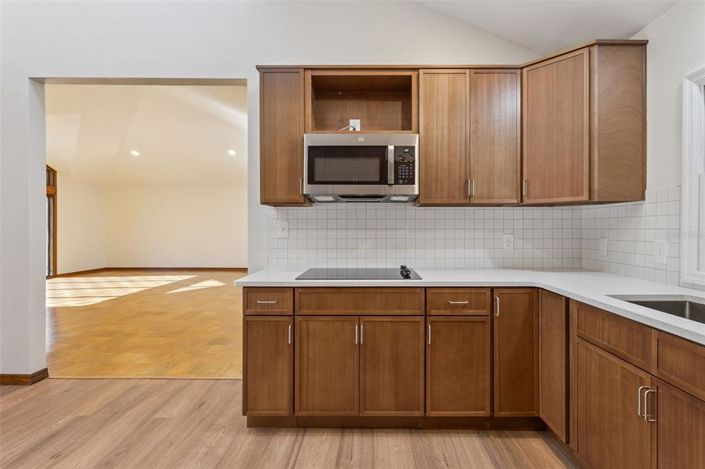 Image No.15-4 Bed House for sale