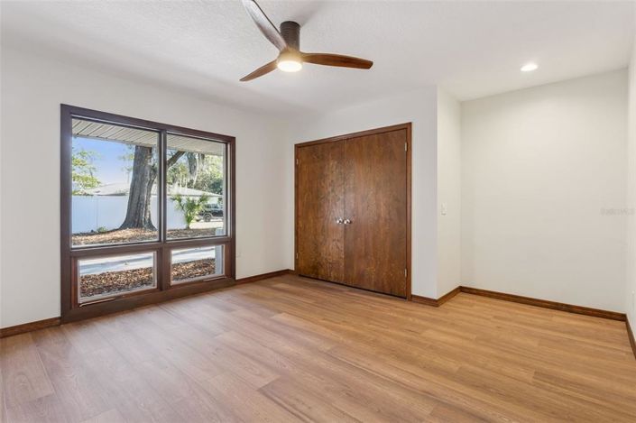 Image No.20-4 Bed House for sale