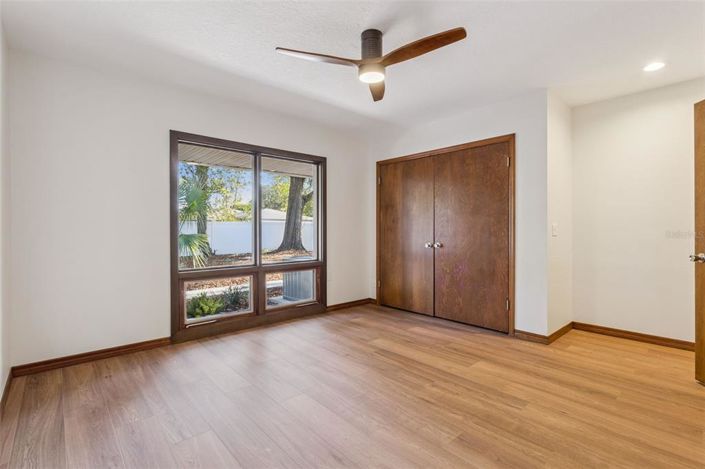 Image No.21-4 Bed House for sale