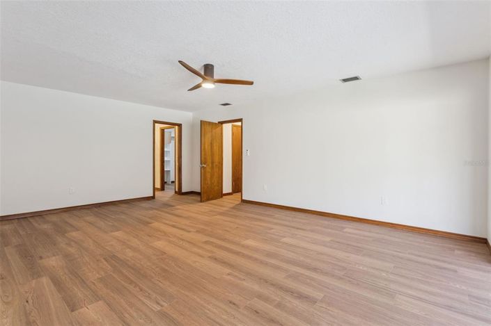 Image No.23-4 Bed House for sale