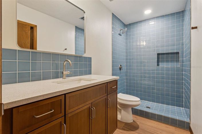 Image No.30-4 Bed House for sale