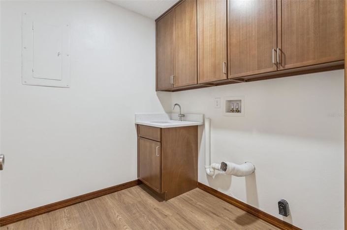 Image No.37-4 Bed House for sale