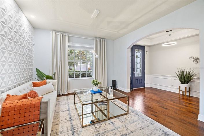 Image No.11-4 Bed House for sale