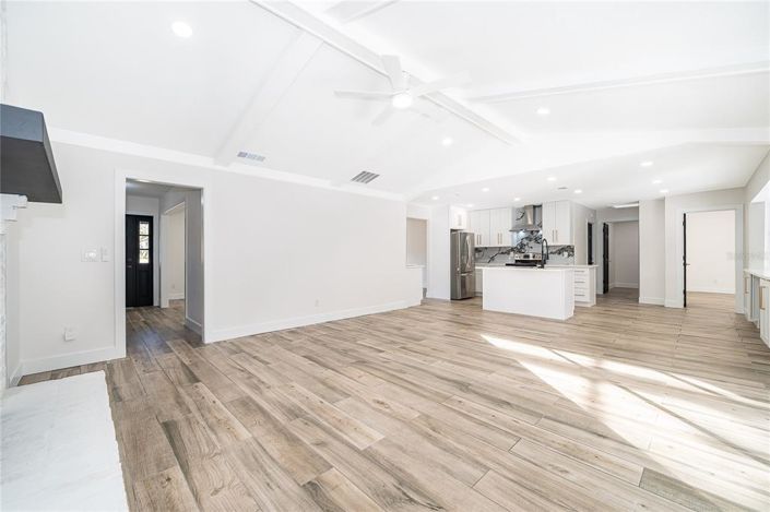 Image No.15-4 Bed House for sale