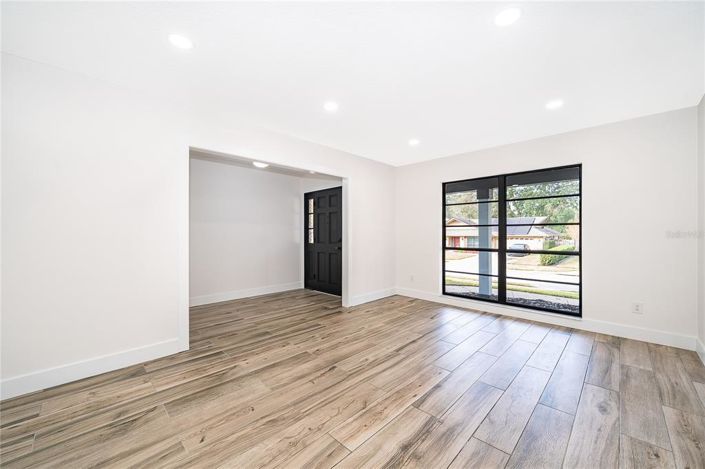 Image No.17-4 Bed House for sale