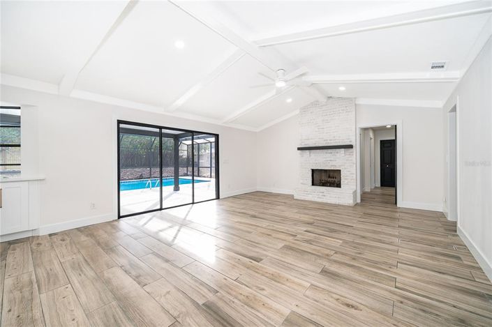 Image No.19-4 Bed House for sale