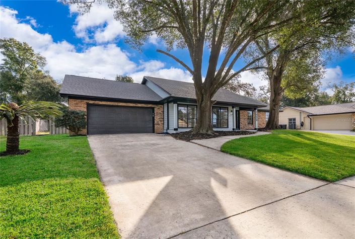 Image No.2-4 Bed House for sale