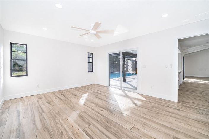 Image No.21-4 Bed House for sale