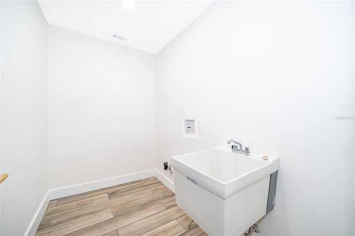 Image No.30-4 Bed House for sale