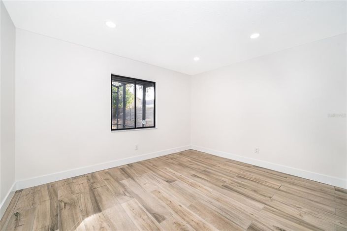 Image No.34-4 Bed House for sale