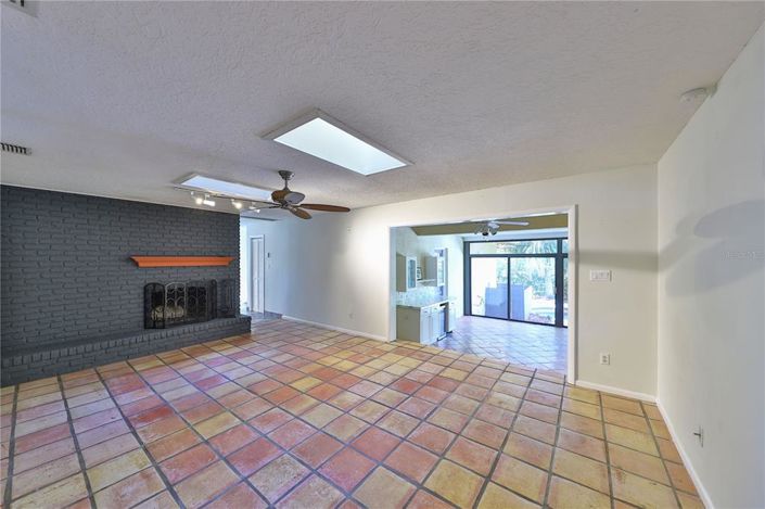 Image No.11-4 Bed House for sale