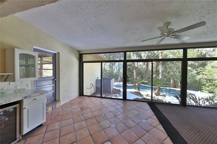 Image No.12-4 Bed House for sale