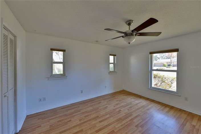 Image No.21-4 Bed House for sale