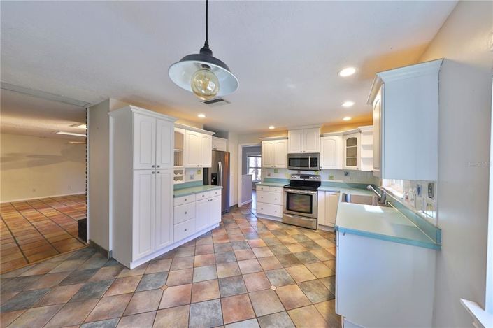 Image No.6-4 Bed House for sale