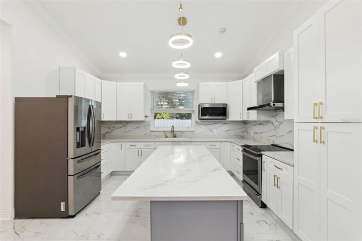 Image No.15-4 Bed House for sale