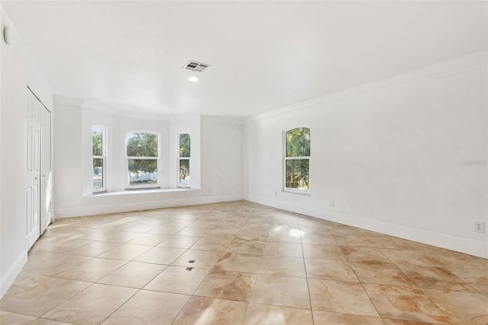 Image No.25-4 Bed House for sale