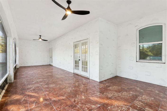 Image No.27-4 Bed House for sale