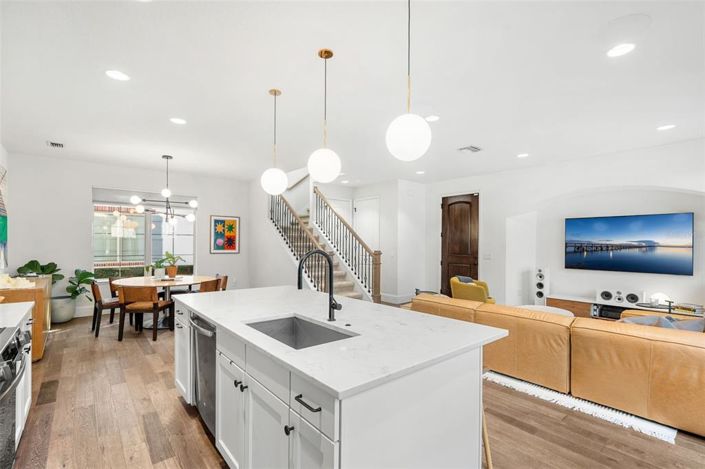 Image No.10-3 Bed Townhouse for sale