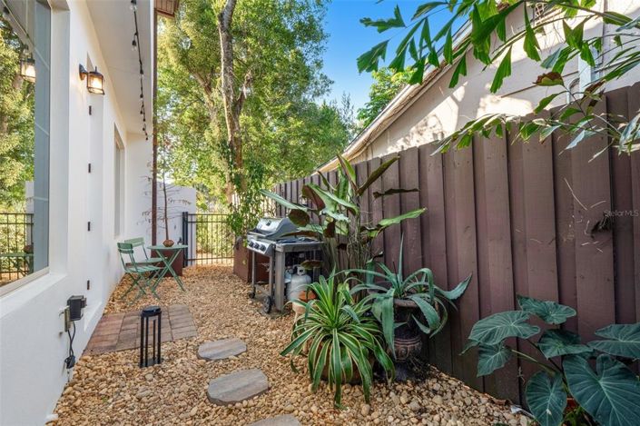 Image No.25-3 Bed Townhouse for sale