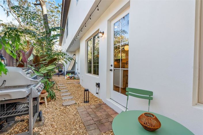 Image No.26-3 Bed Townhouse for sale