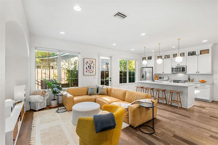 Image No.4-3 Bed Townhouse for sale