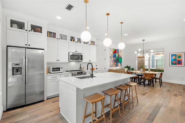 Image No.8-3 Bed Townhouse for sale