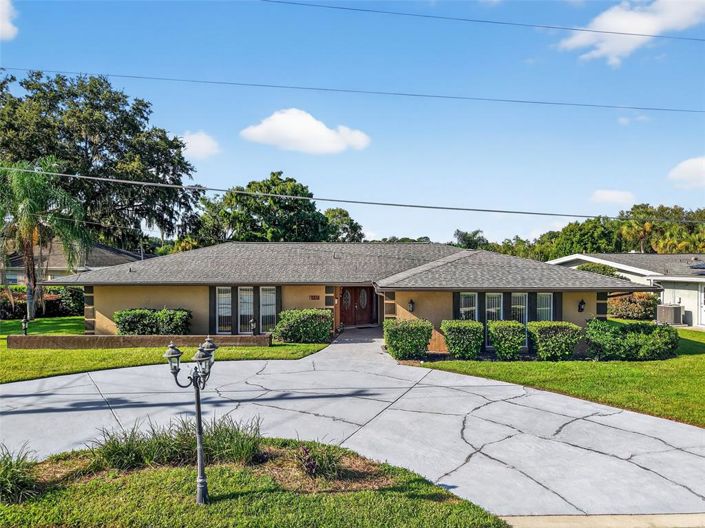 Image No.2-4 Bed House for sale