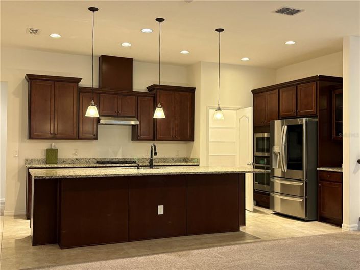 Image No.19-5 Bed House for sale