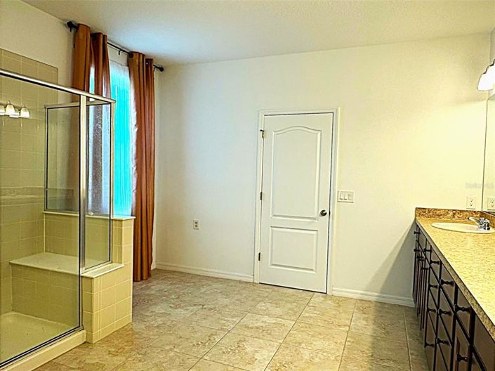 Image No.21-5 Bed House for sale