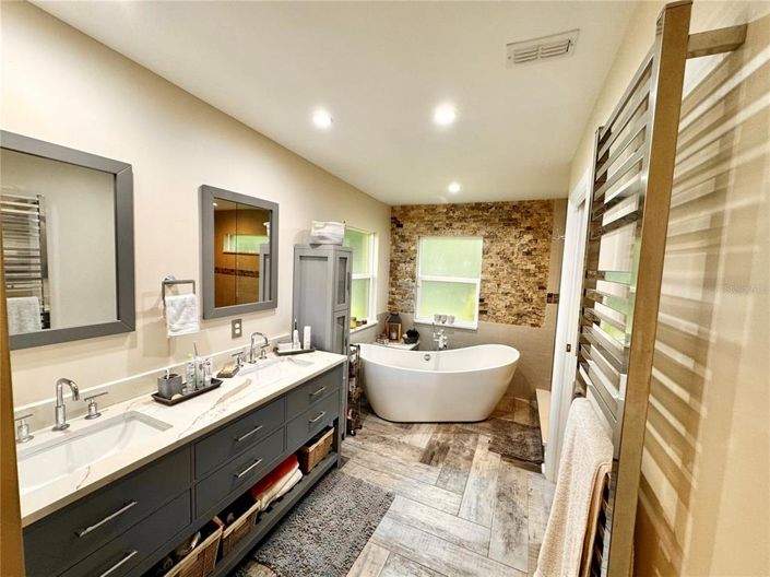 Image No.16-5 Bed House for sale