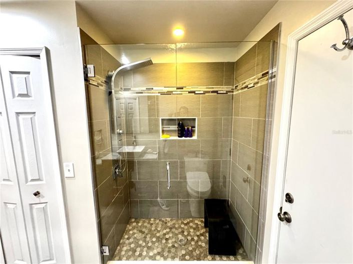 Image No.18-5 Bed House for sale