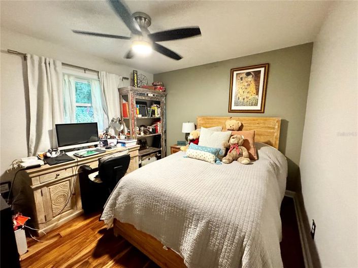 Image No.20-5 Bed House for sale