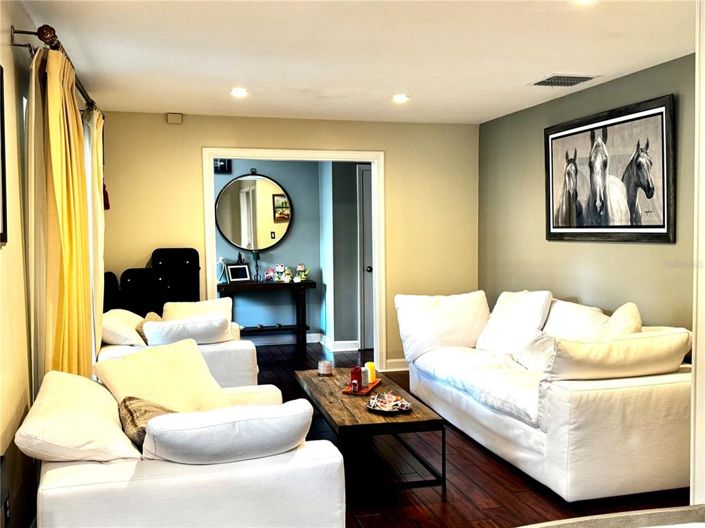 Image No.3-5 Bed House for sale