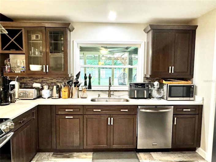 Image No.5-5 Bed House for sale