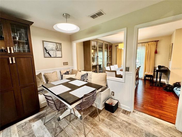 Image No.8-5 Bed House for sale