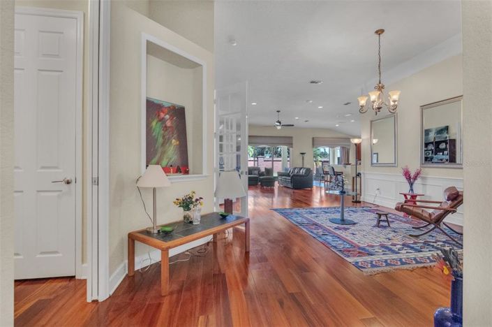 Image No.10-3 Bed House for sale