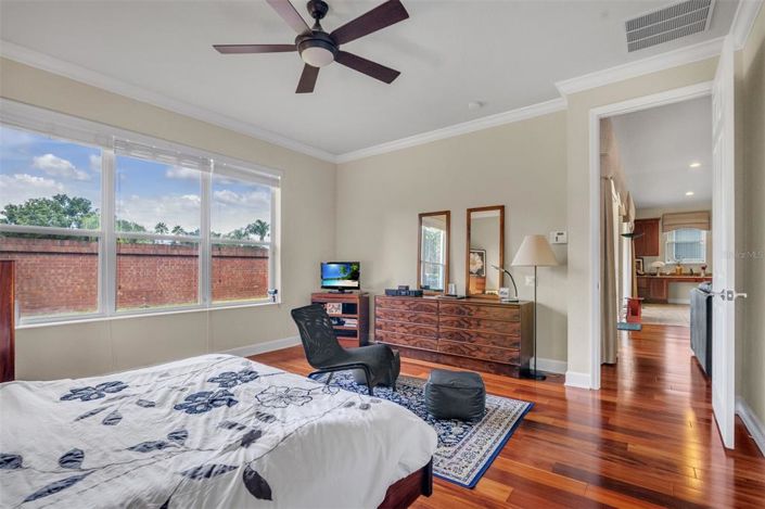 Image No.17-3 Bed House for sale