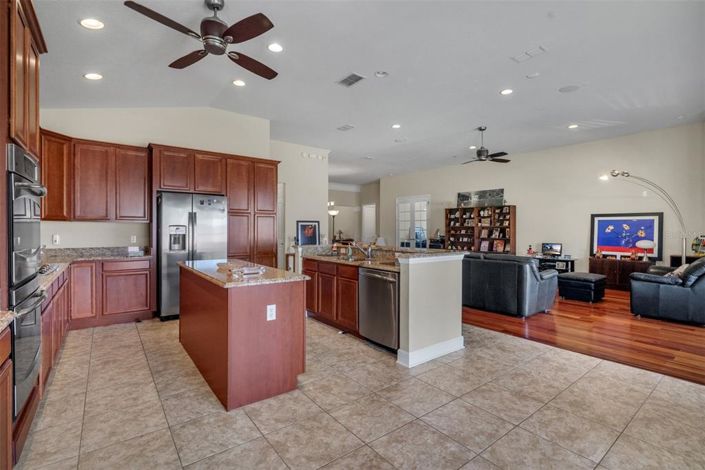 Image No.25-3 Bed House for sale