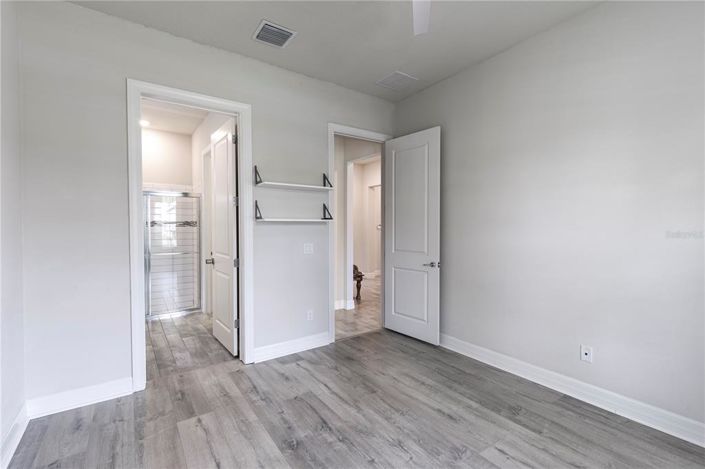 Image No.17-4 Bed House for sale