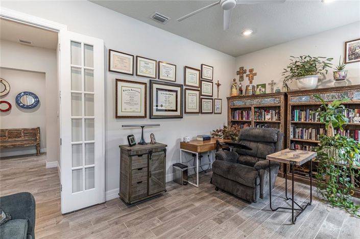 Image No.9-4 Bed House for sale