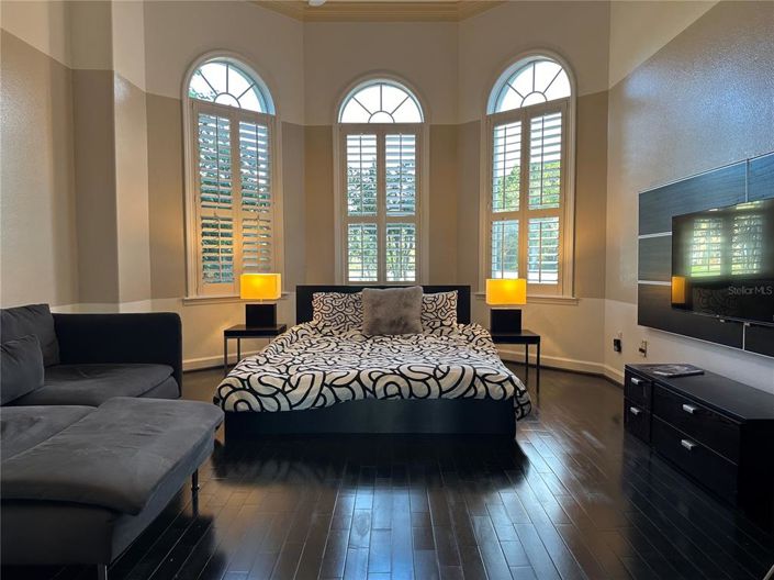 Image No.20-5 Bed House for sale