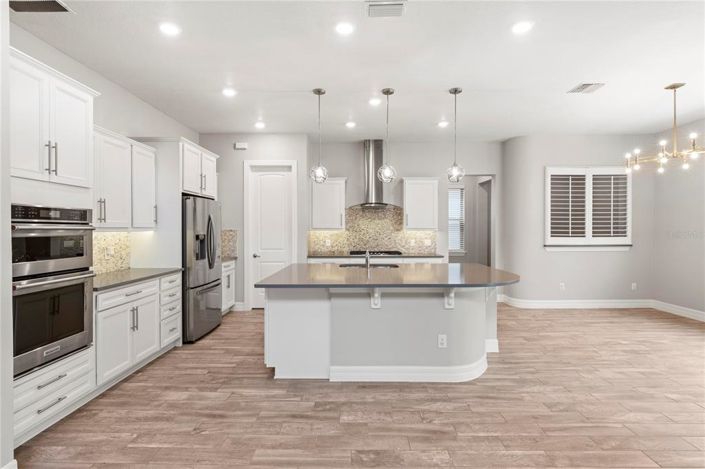 Image No.17-4 Bed House for sale