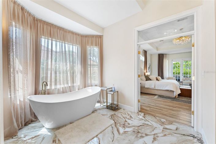 Image No.12-4 Bed House for sale