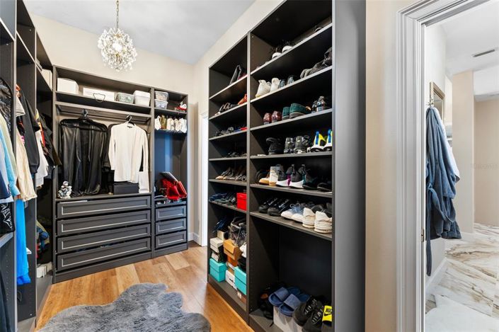 Image No.13-4 Bed House for sale