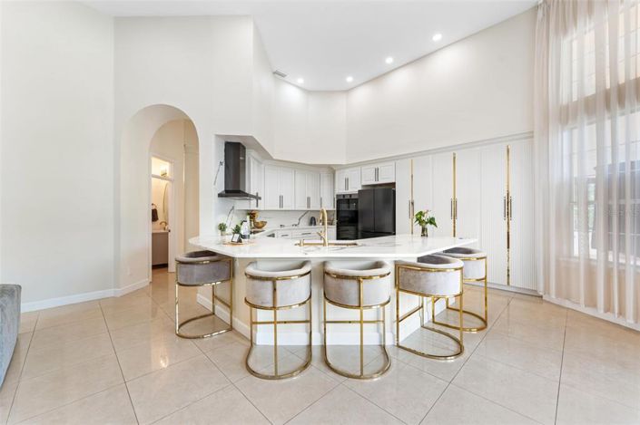 Image No.24-4 Bed House for sale